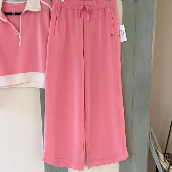 Simply Southern Pink and White Zip-Up Set - Picture 4 of 11